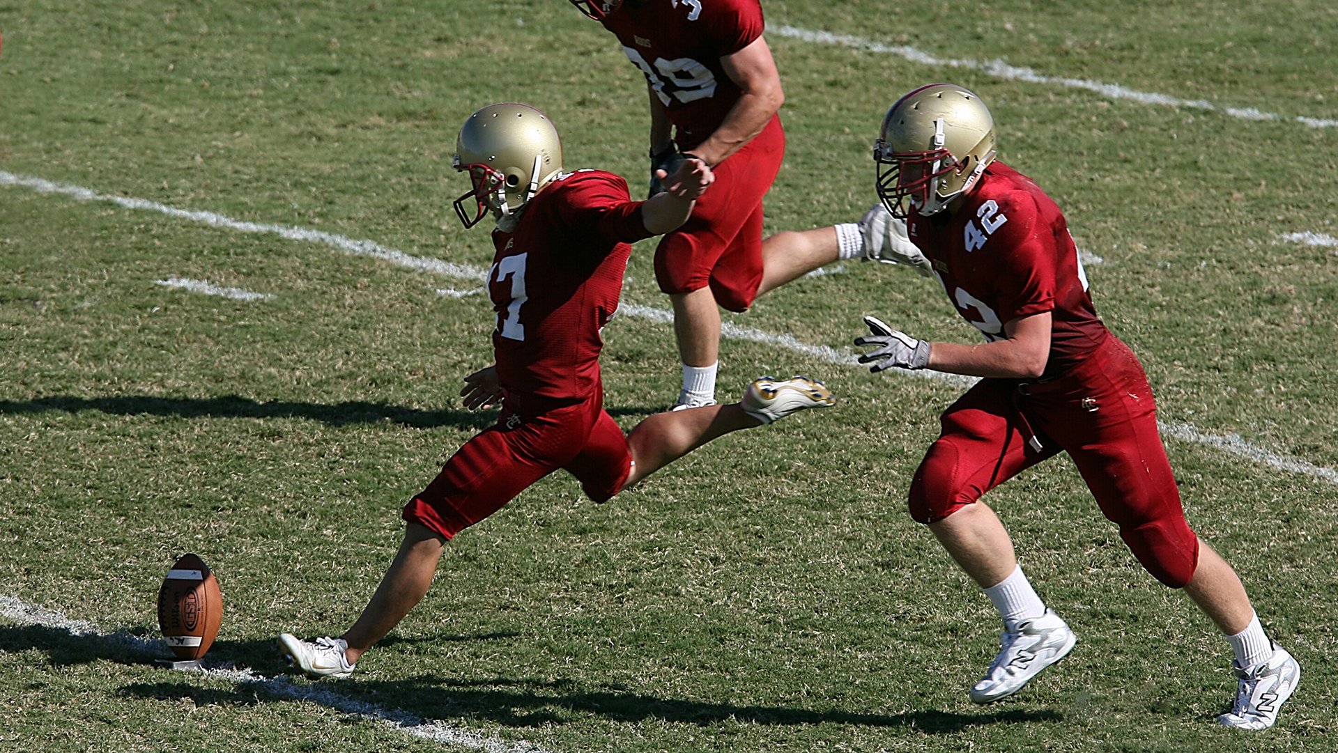 “英超末轮决战:谁能笑到最后?悬念丛生”,2021英超首轮