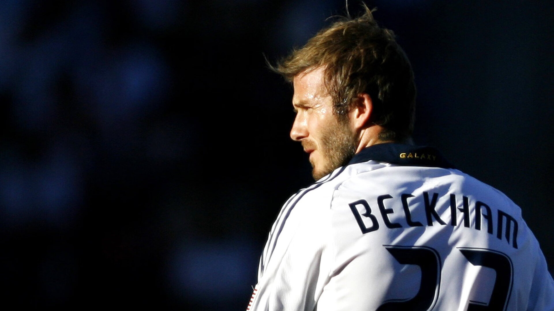 皇马快速反击与防守反击结合，战术多样化逐步溶解对手，皇马防反视频